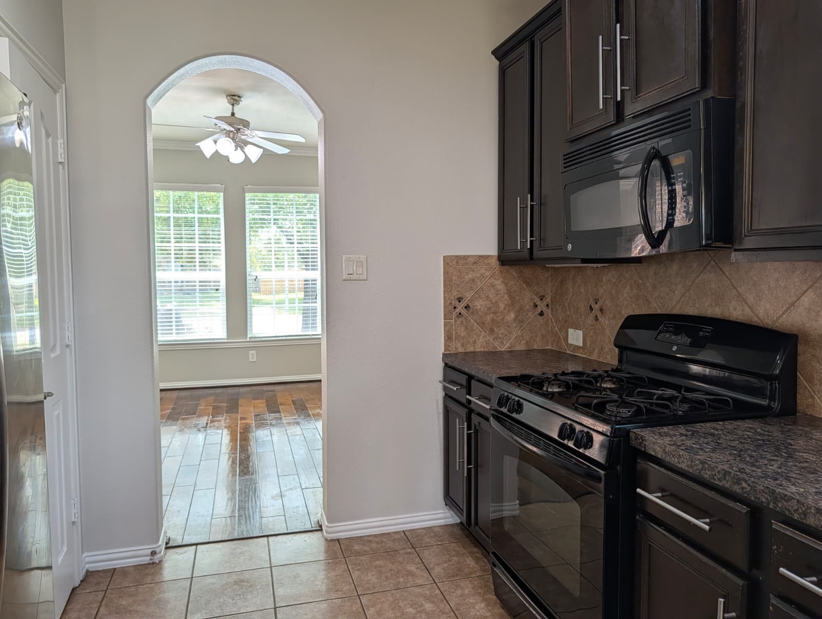 25614 Crisp Spring Lane Spring, TX 77373 - Photo 8 of 43