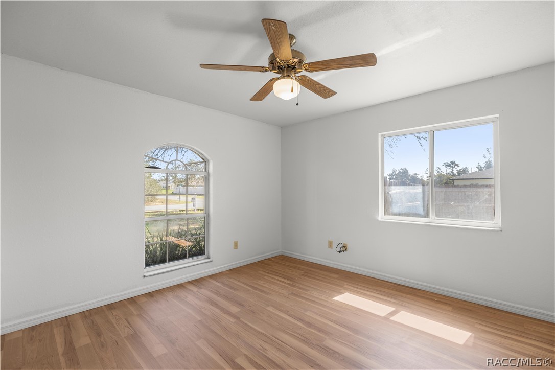15998 Southwest 27th Ave Road Ocala, FL 34473 - Photo 27 of 39 Guest Bedroom 2