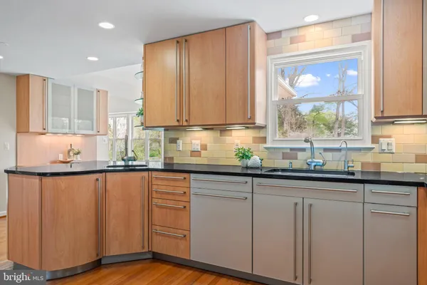 $975,000 | 7425 Mahaska Drive, Derwood, MD 20855