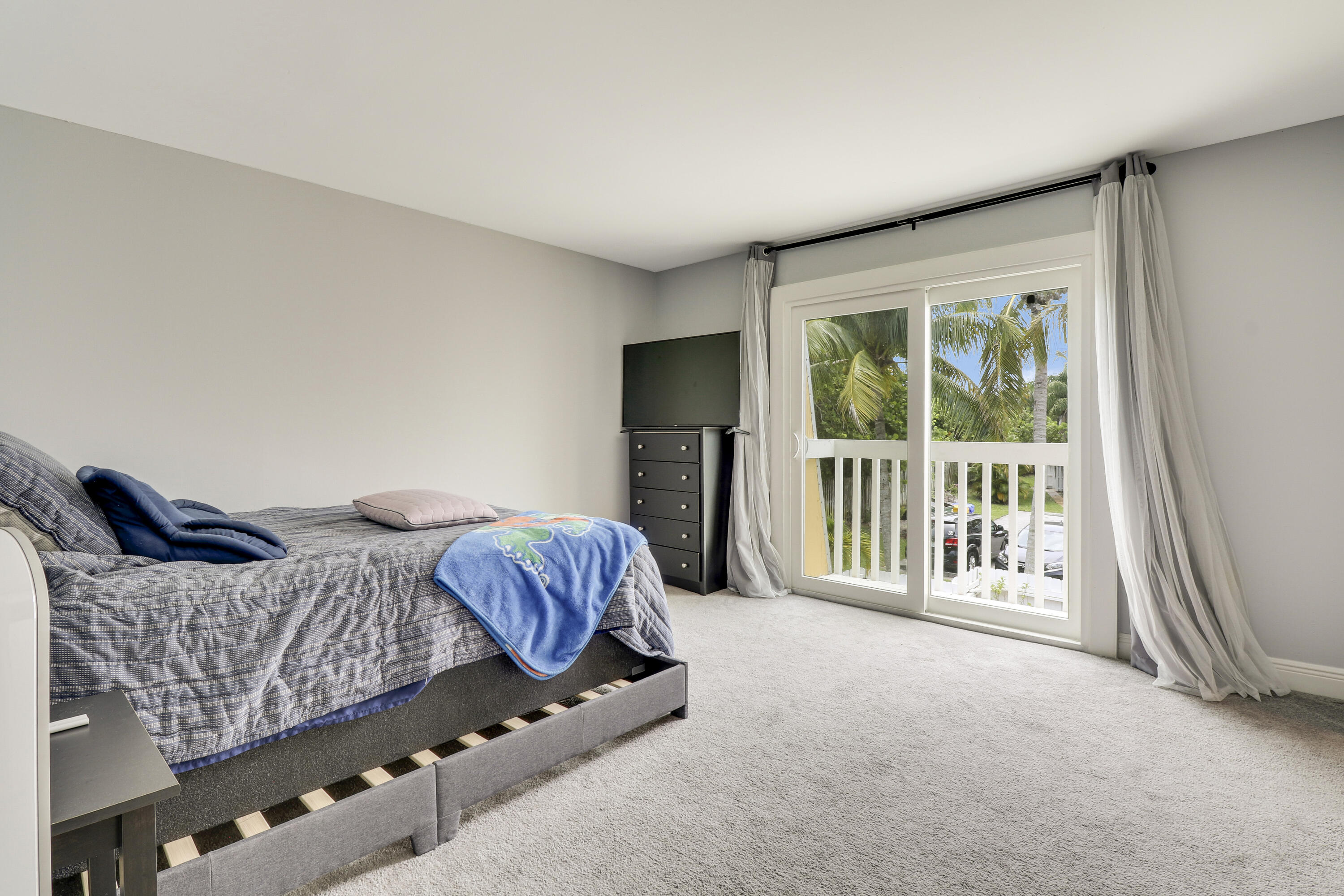 141 East Riverside Drive, Unit 9B Jupiter, FL 33469 - Photo 18 of 23 House4-20