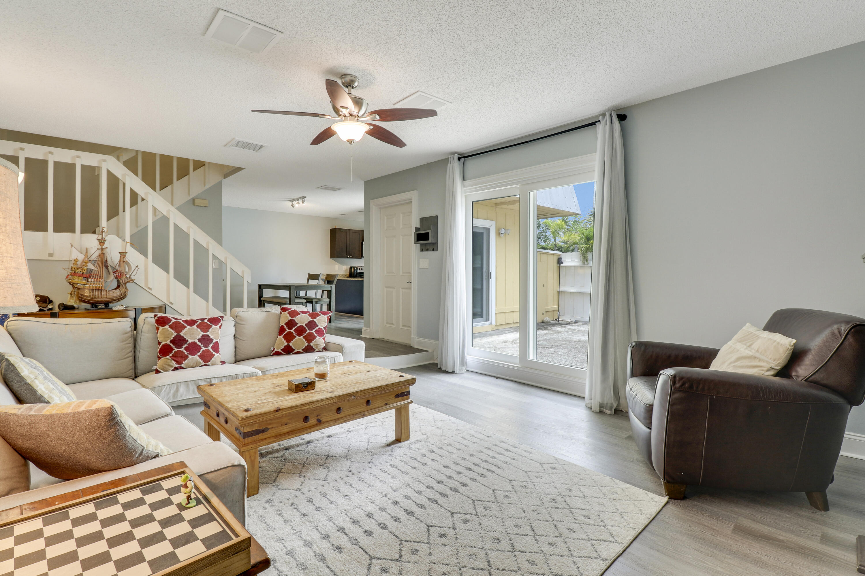 141 East Riverside Drive, Unit 9B Jupiter, FL 33469 - Photo 5 of 23 Living Room 4