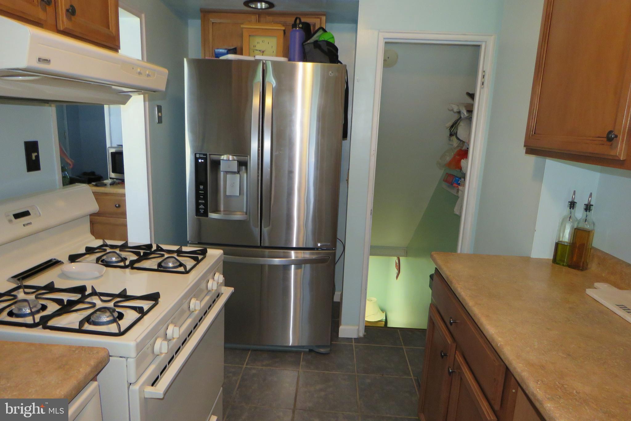 422 Sycamore Road Reading, PA 19611 - Photo 6 of 11