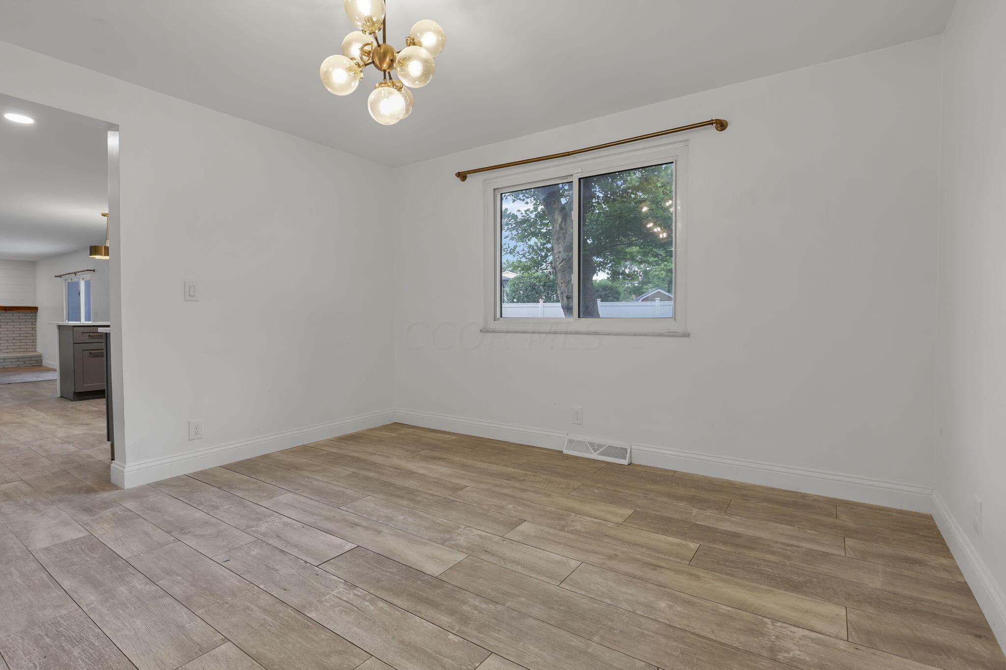 154 Landover Road Columbus, OH 43230 - Photo 9 of 47 Dining room