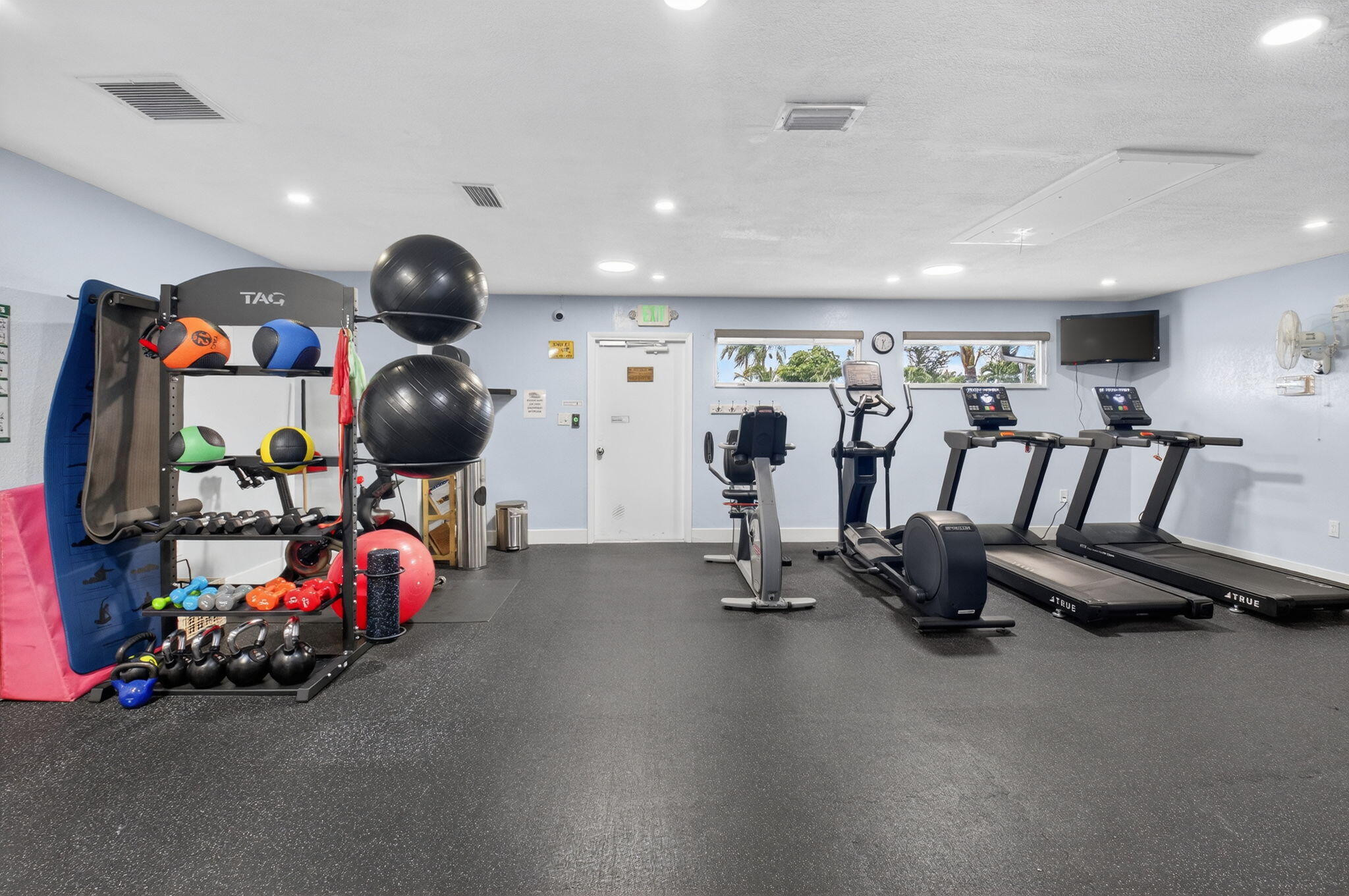 327 Southwest 29th Avenue Delray Beach, FL 33445 - Photo 32 of 42 61-web-or-mls-DSC_9143