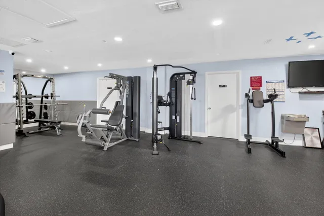 $4,500 | 327 Southwest 29th Avenue, Delray Beach, FL 33445