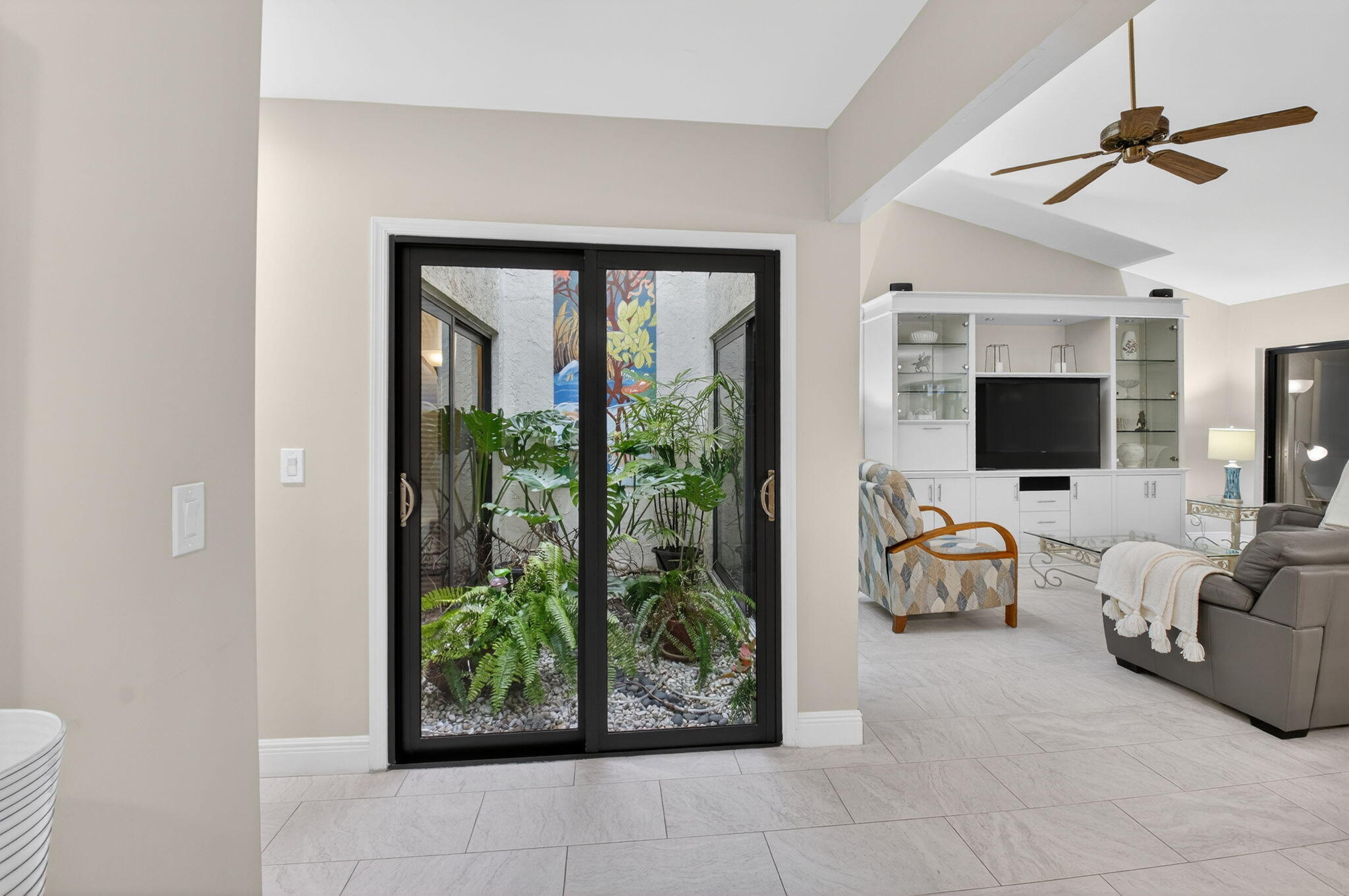 327 Southwest 29th Avenue Delray Beach, FL 33445 - Photo 8 of 42 25-web-or-mls-DSC_8923