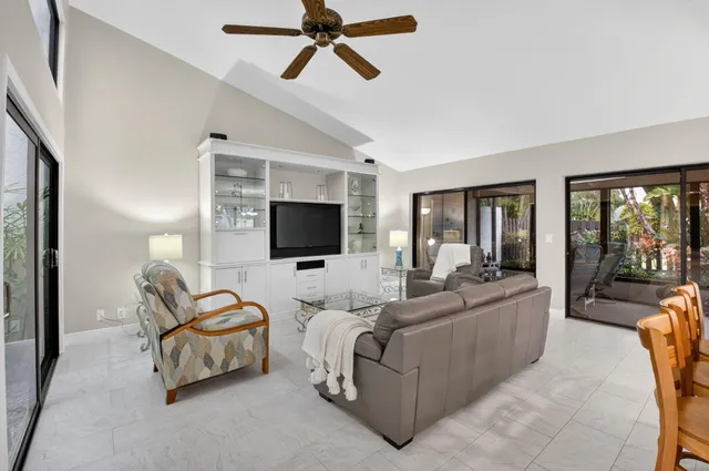 $4,500 | 327 Southwest 29th Avenue, Delray Beach, FL 33445