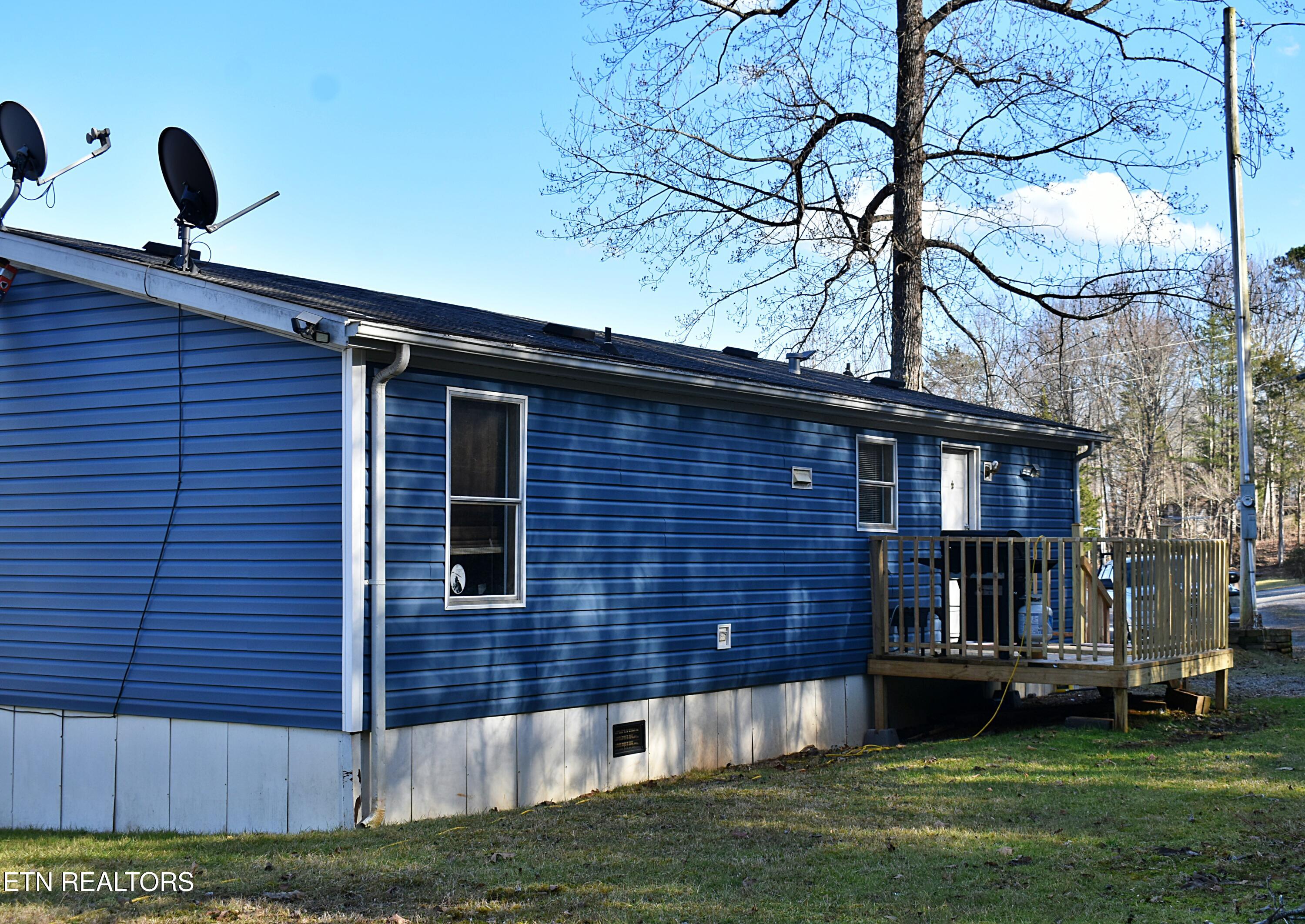 223 Beamer Road Tazewell, TN 37879 - Photo 21 of 26 Right Rear