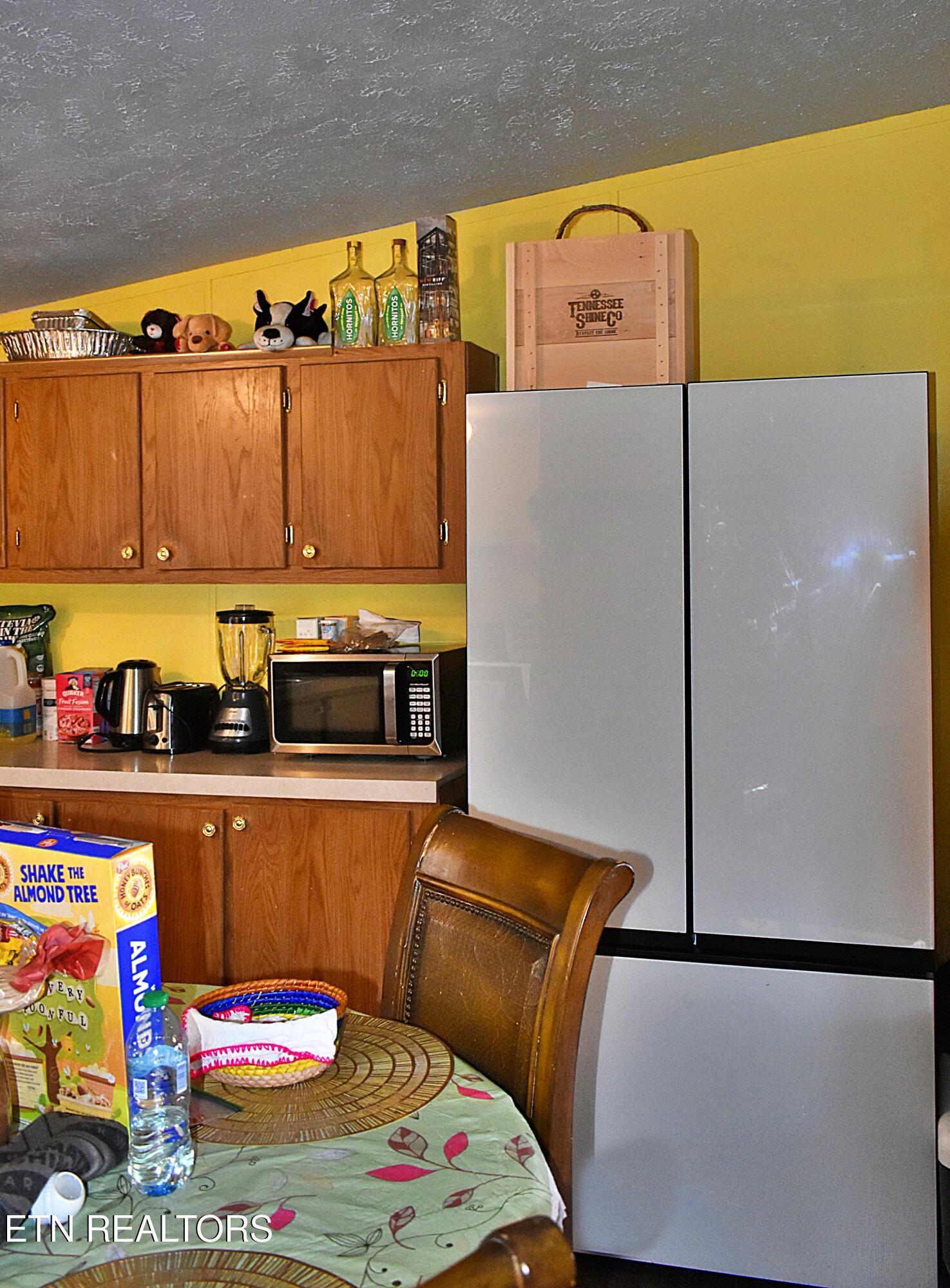 223 Beamer Road Tazewell, TN 37879 - Photo 6 of 26 Kitchen/Dining