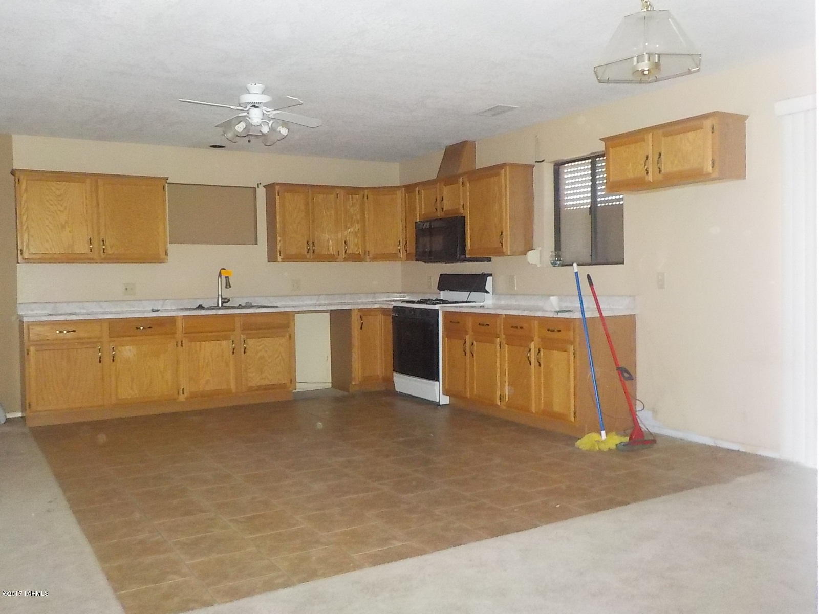 338 Taylor Road Willcox, AZ 85643 - Photo 5 of 21 a view of a kitchen with a sink