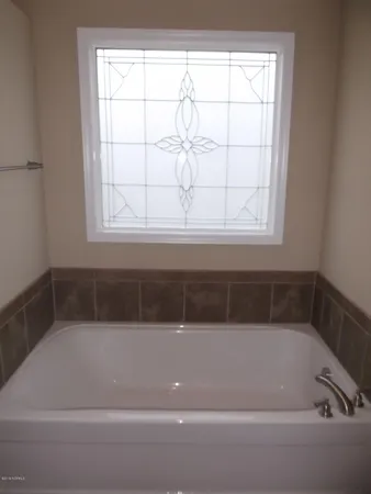 $2,450 | 274 Southwest Plantation Drive, Maple Hill, NC 28454