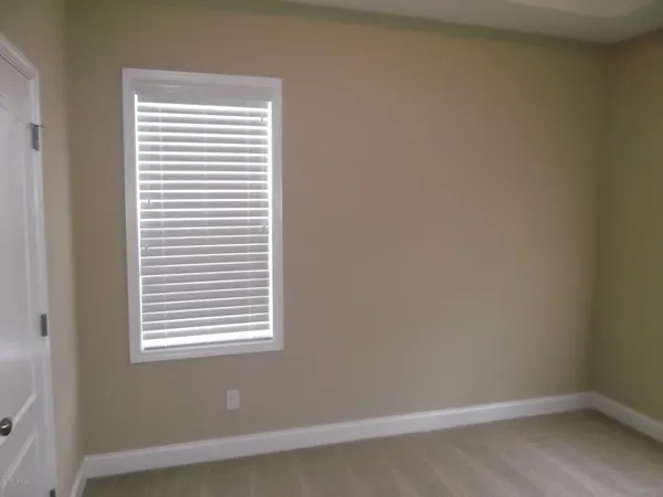 $2,450 | 274 Southwest Plantation Drive, Maple Hill, NC 28454