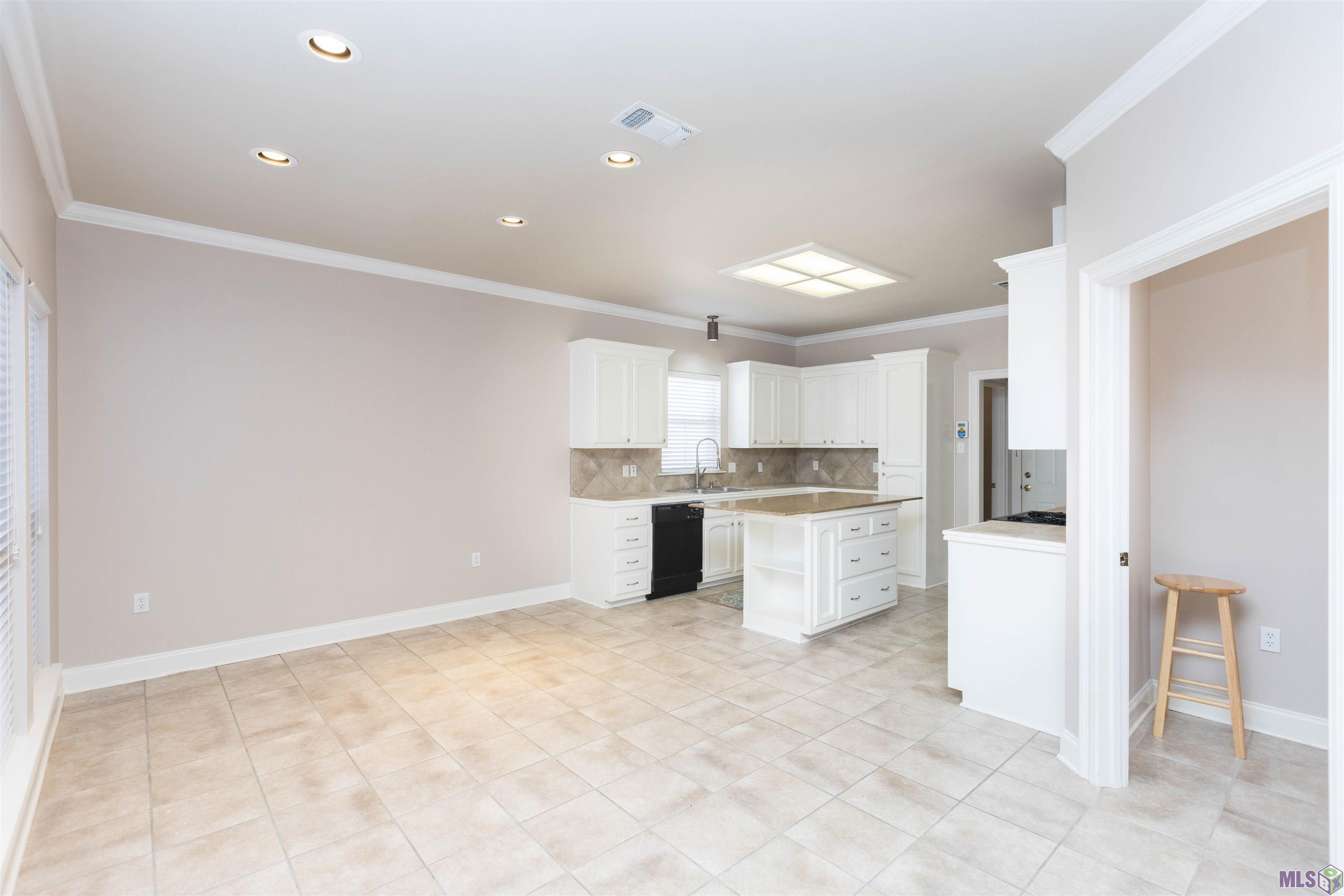 3938 Meadow Ridge Drive Baton Rouge, LA 70817 - Photo 8 of 30 Gallery Image 8
