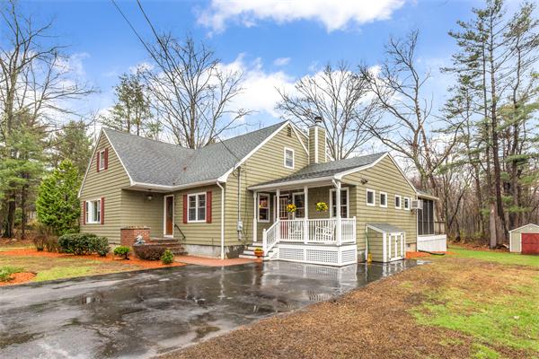 12 Oakland Road North Reading, MA 01864 - Photo 2 of 30 Gallery Image 2