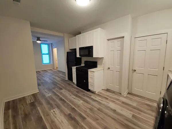 $1,695 | 2216 West 21st Place, Unit 2F, Chicago, IL 60608