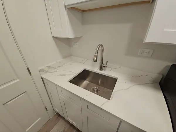 $1,695 | 2216 West 21st Place, Unit 2F, Chicago, IL 60608