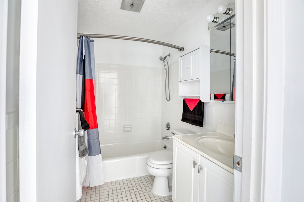 25 Clark's Road, Unit 309 Amesbury, MA 01913 - Photo 13 of 13 Gallery Image 13