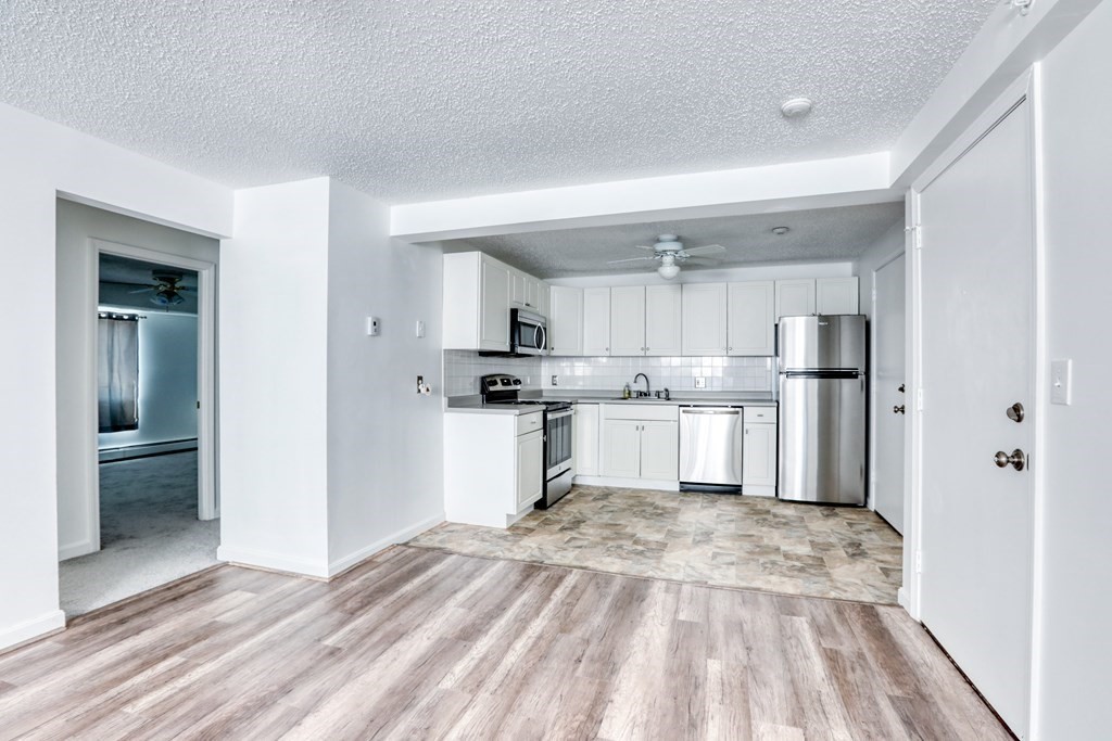 25 Clark's Road, Unit 309 Amesbury, MA 01913 - Photo 5 of 13 Gallery Image 5