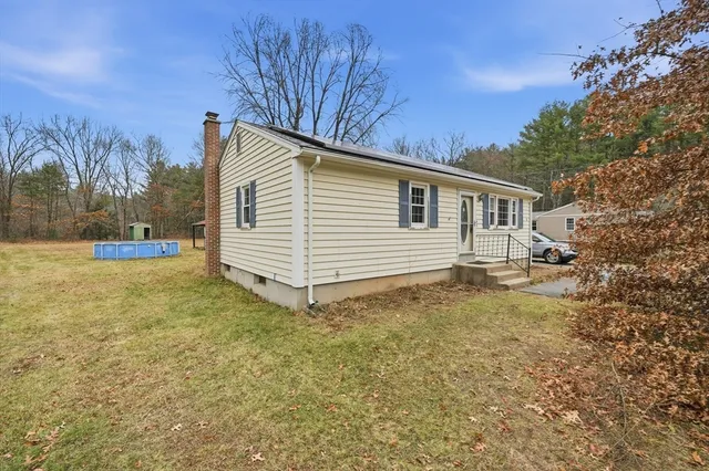 $255,000 | 8 Metacomet Circle, Belchertown, MA 01007