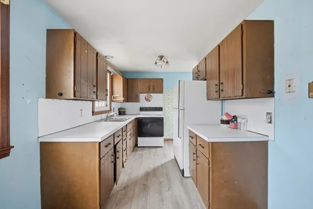 $255,000 | 8 Metacomet Circle, Belchertown, MA 01007