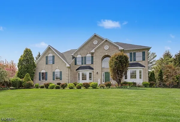$1,550,000 | 39 Briarwood Drive East, Warren, NJ 07059