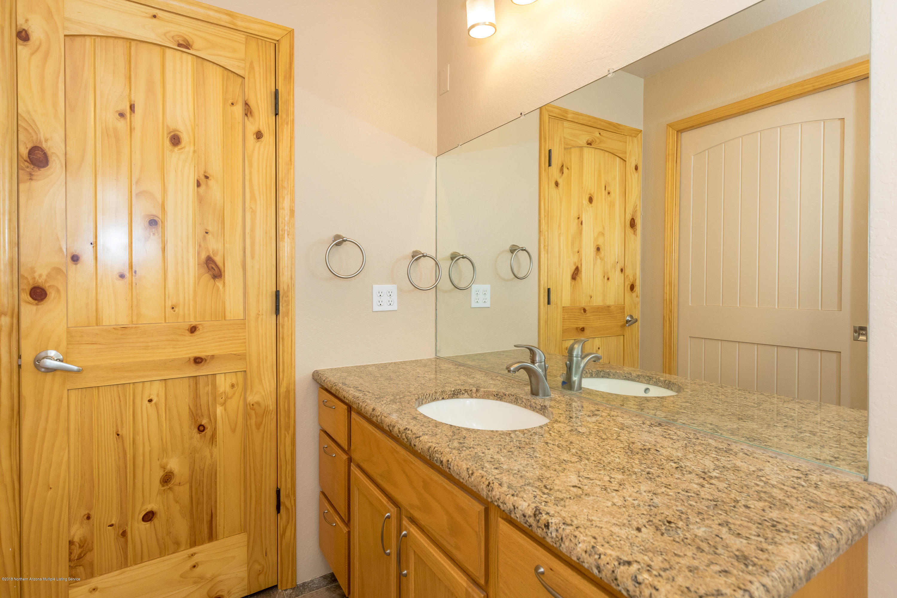 7635 East Robin Hood Road Williams, AZ 86046 - Photo 12 of 20 CA6A7189