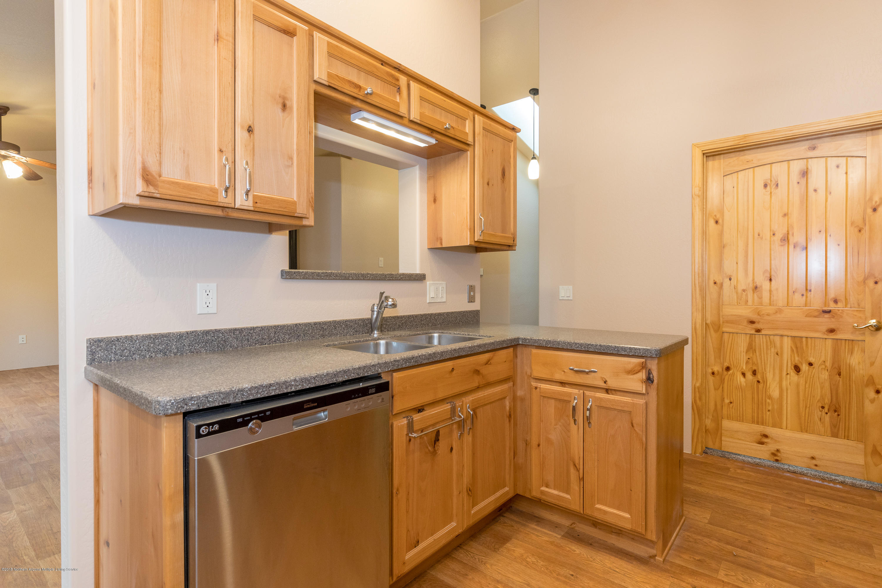 7635 East Robin Hood Road Williams, AZ 86046 - Photo 8 of 20 CA6A7173