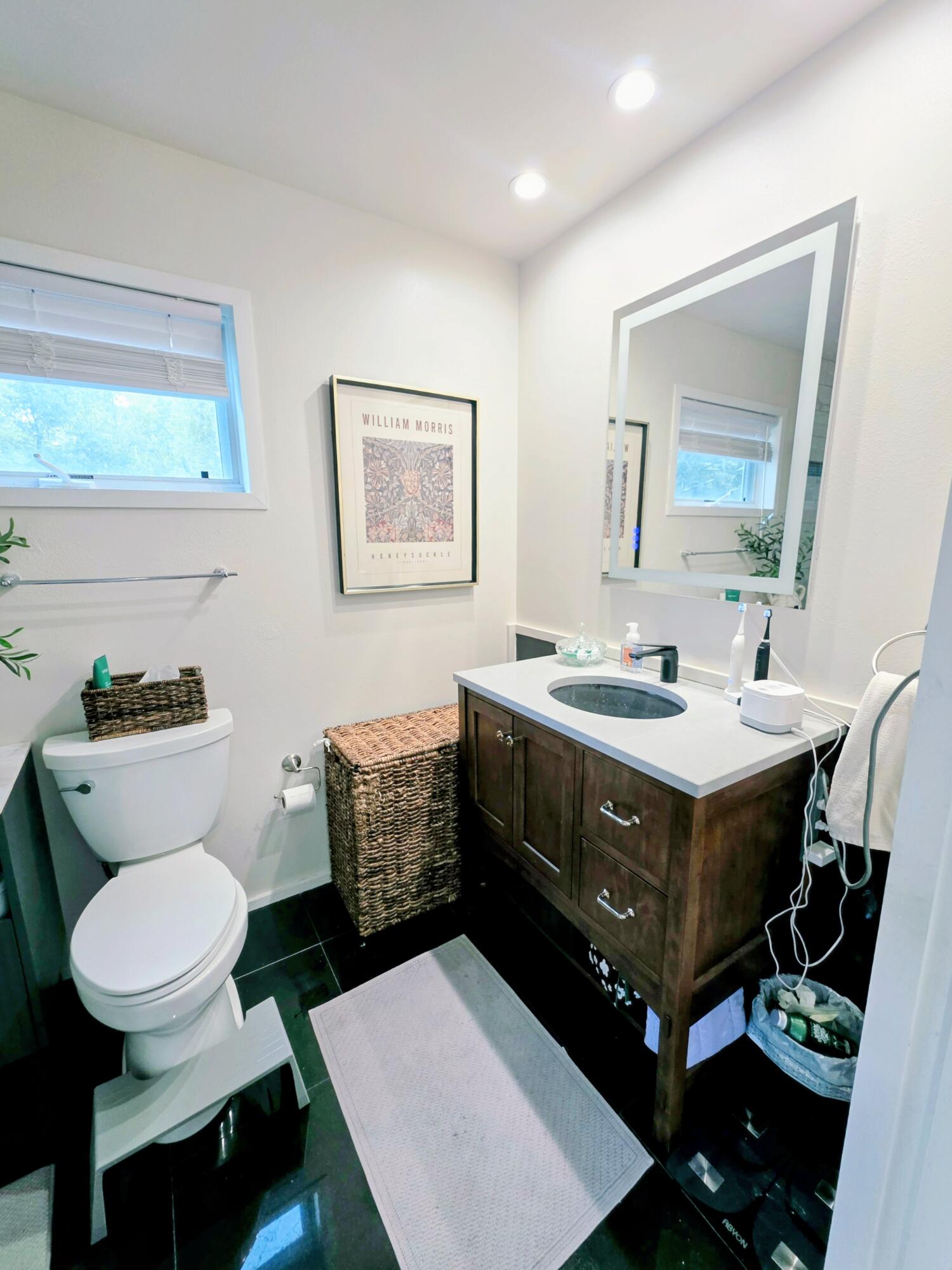 6022 North Sunny Point Road Milwaukee, WI 53209 - Photo 15 of 32 1000046583