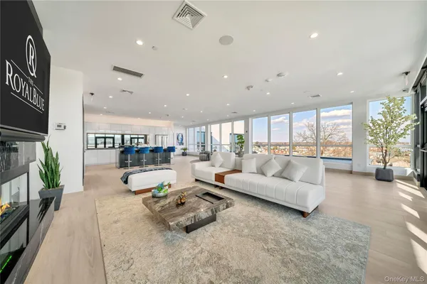 $4,200 | 101 Searing Avenue, Unit 502, Mineola, NY 11501