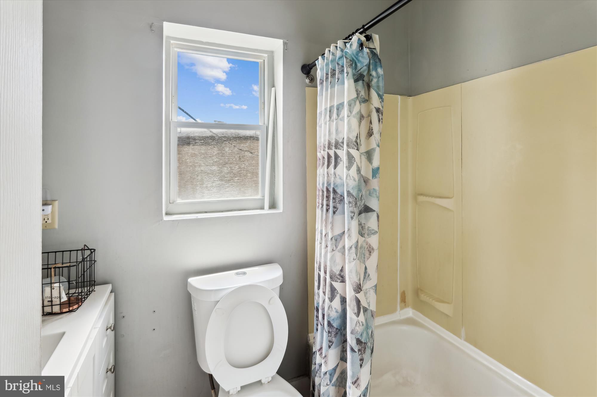 2315 McCulloh Street Baltimore, MD 21217 - Photo 26 of 40 Full Bathroom