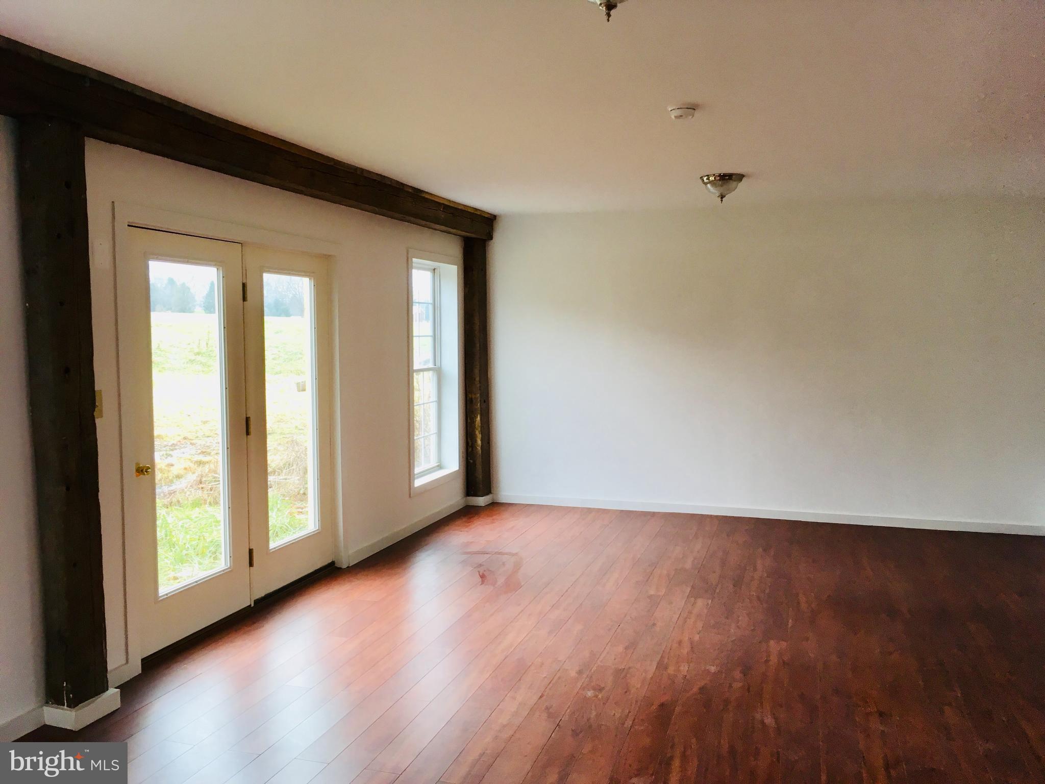 332 Home Road Abbottstown, PA 17301 - Photo 4 of 12 Gallery Image 4