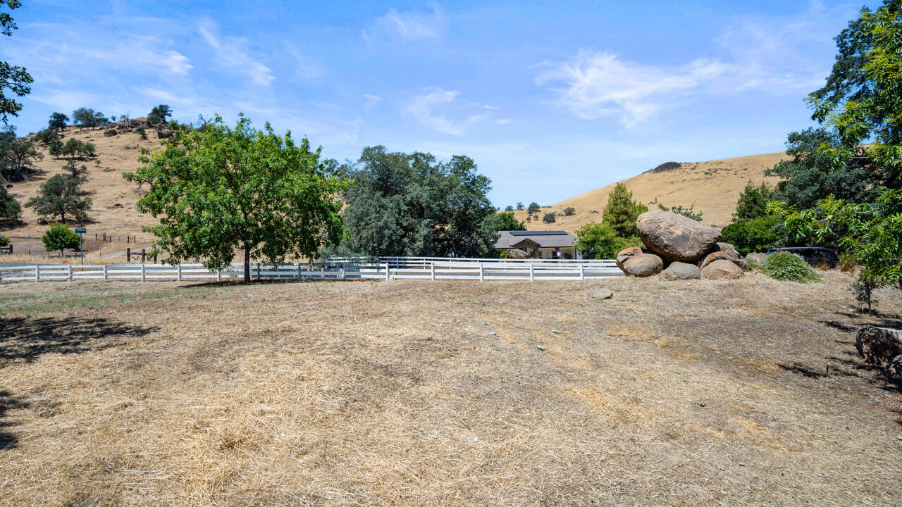 16657 Thomas Drive Springville, CA 93265 - Photo 33 of 37 a view of outdoor space with green field and trees