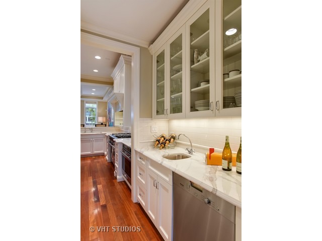 1750 West Surf Street Chicago, IL 60657 - Photo 10 of 25
