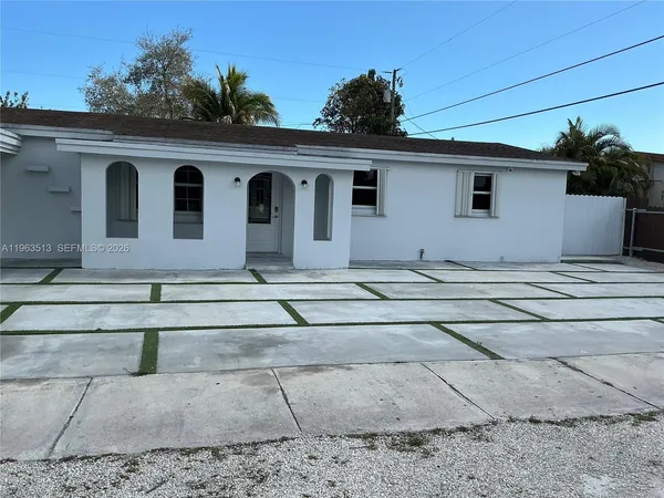 $2,800 | 14821 Southwest 104th Avenue, Miami, FL 33176