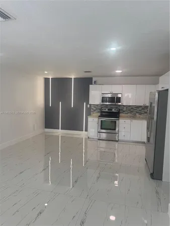 $2,800 | 14821 Southwest 104th Avenue, Miami, FL 33176