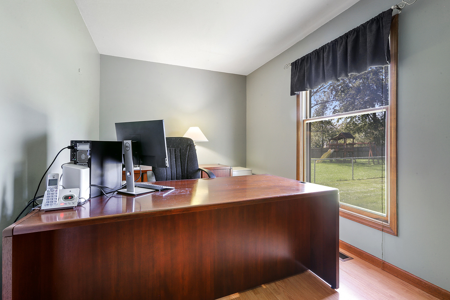 3582 Ronald Road Crete, IL 60417 - Photo 6 of 16 a room with a desk