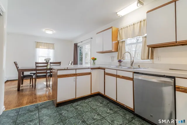 $649,000 | 22 Ebony Lane, Essex, CT 06442