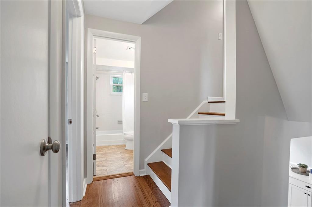 105 Cherrytree Road Carnegie, PA 15106 - Photo 14 of 23 Gallery Image 14