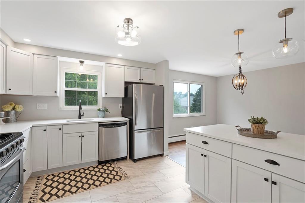 105 Cherrytree Road Carnegie, PA 15106 - Photo 9 of 23 Gallery Image 9