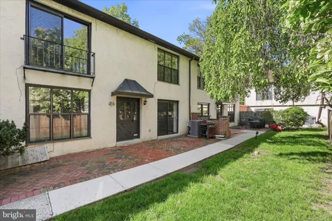 $399,000 | 101 Montgomery Avenue, Unit B2, Bala Cynwyd, PA 19004