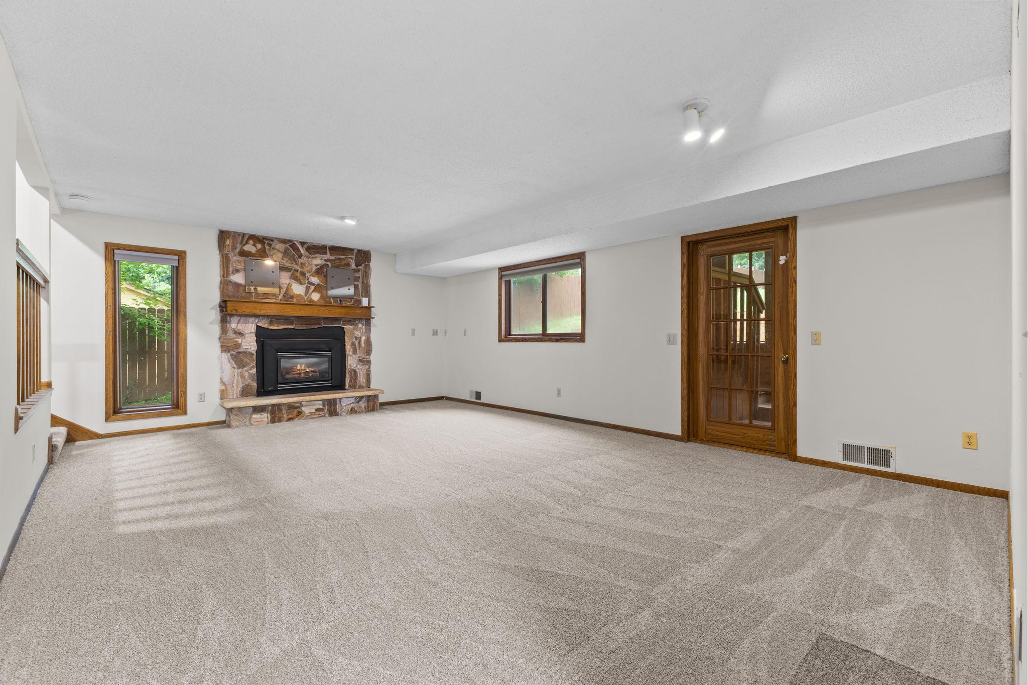 1306 Berry Ridge Road Eagan, MN 55123 - Photo 4 of 61