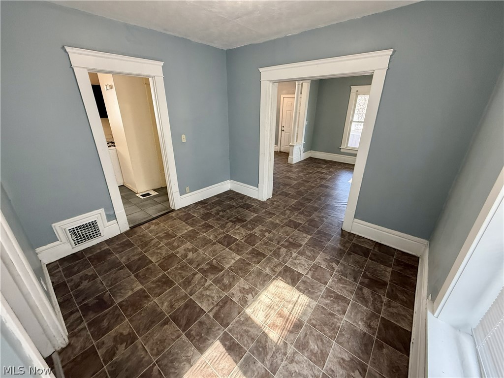 222 Rhodes Avenue Akron, OH 44302 - Photo 4 of 10