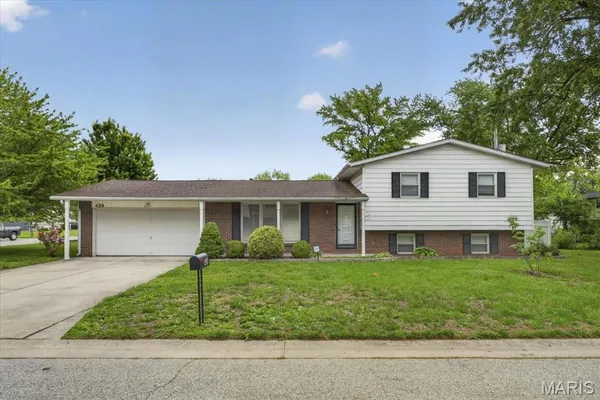 $258,700 | 428 Anita Drive, Fairview Heights, IL 62208