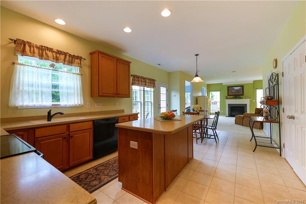 615 Panthers Way Fort Mill, SC 29708 - Photo 10 of 24