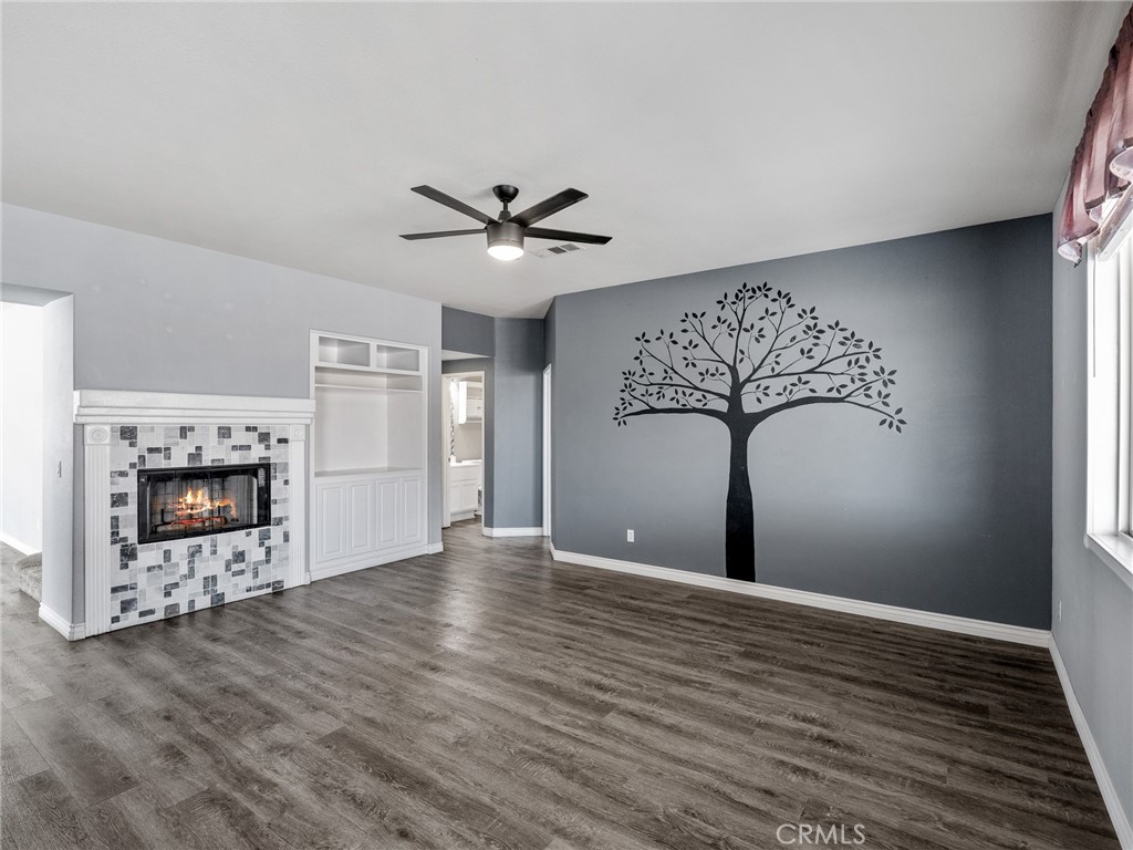 8923 Azalea Springs Road Oak Hills, CA 92344 - Photo 16 of 46 Family Room