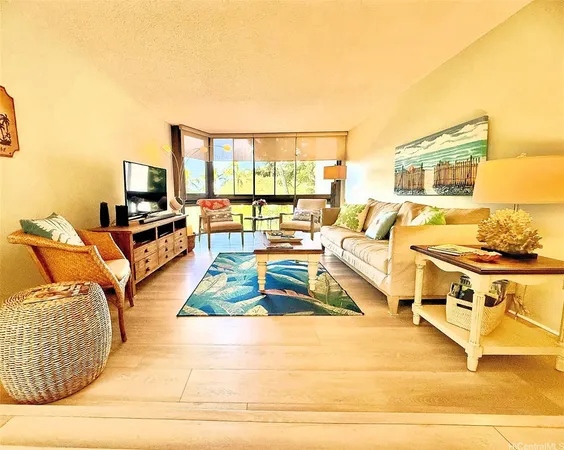 $4,250 | 501 Hahaione Street, Unit 4L, Honolulu, HI 96825