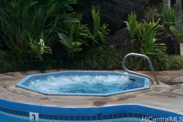 $4,250 | 501 Hahaione Street, Unit 4L, Honolulu, HI 96825