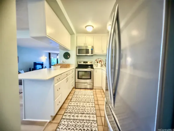 $4,250 | 501 Hahaione Street, Unit 4L, Honolulu, HI 96825