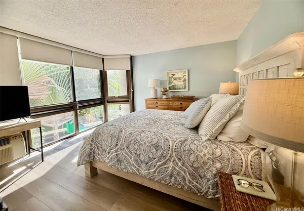 $4,250 | 501 Hahaione Street, Unit 4L, Honolulu, HI 96825