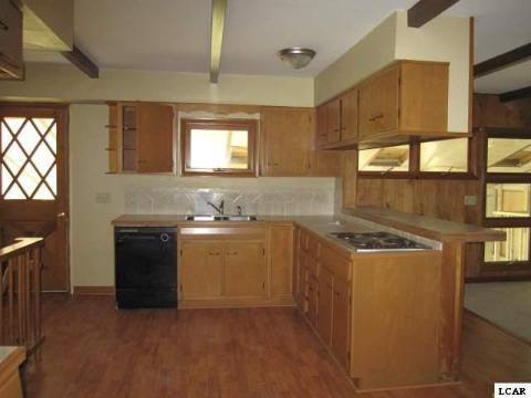 3451 Hunt Road Adrian, MI 49221 - Photo 2 of 11 20092126-1.JPG